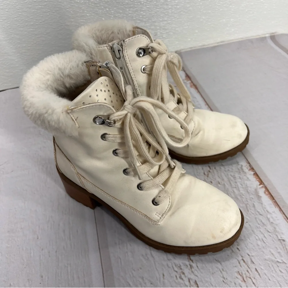 Mia Girl creamy white boots‎ Fur Top Sparkly tongue SIZE 2M